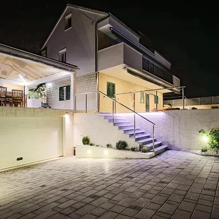Villa Anpeka *